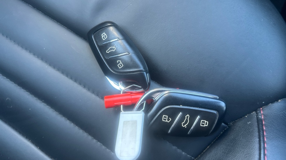 MG HS 1.5 T-GDI PHEV Exclusive 5dr Auto Hatchback - Image 19