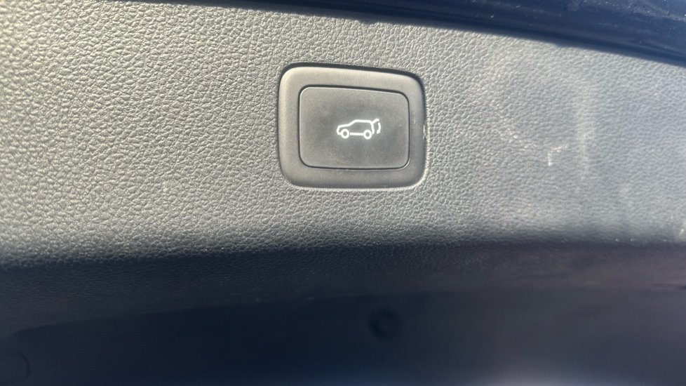 MG HS 1.5 T-GDI PHEV Exclusive 5dr Auto Hatchback - Image 21
