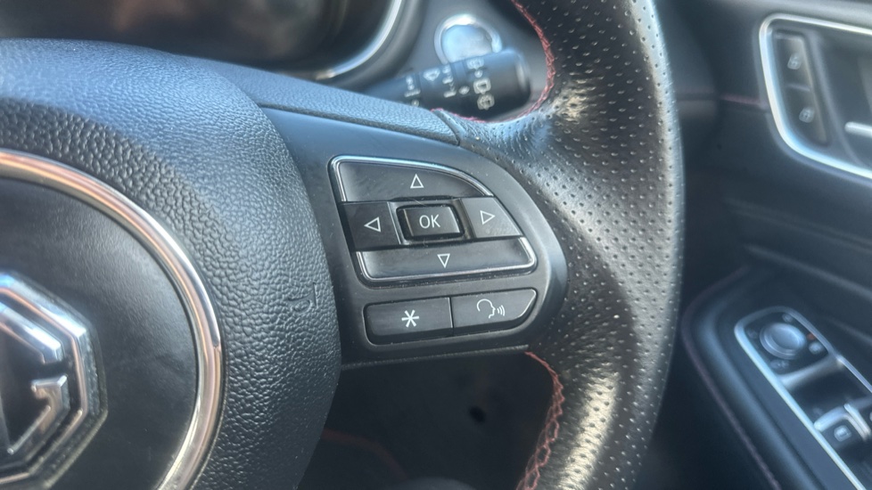 MG HS 1.5 T-GDI PHEV Exclusive 5dr Auto Hatchback - Image 29