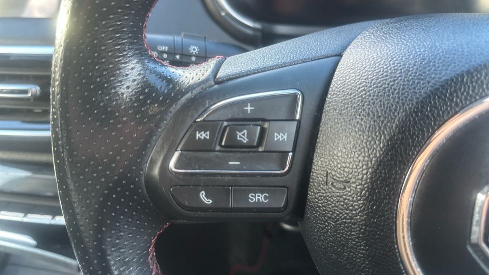 MG HS 1.5 T-GDI PHEV Exclusive 5dr Auto Hatchback - Image 31