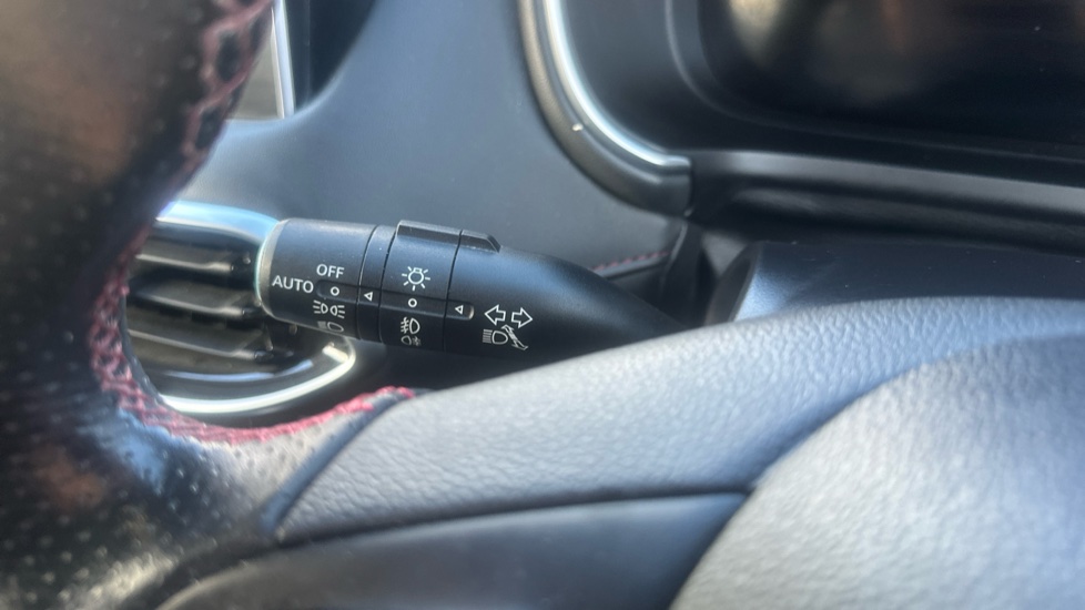 MG HS 1.5 T-GDI PHEV Exclusive 5dr Auto Hatchback - Image 32