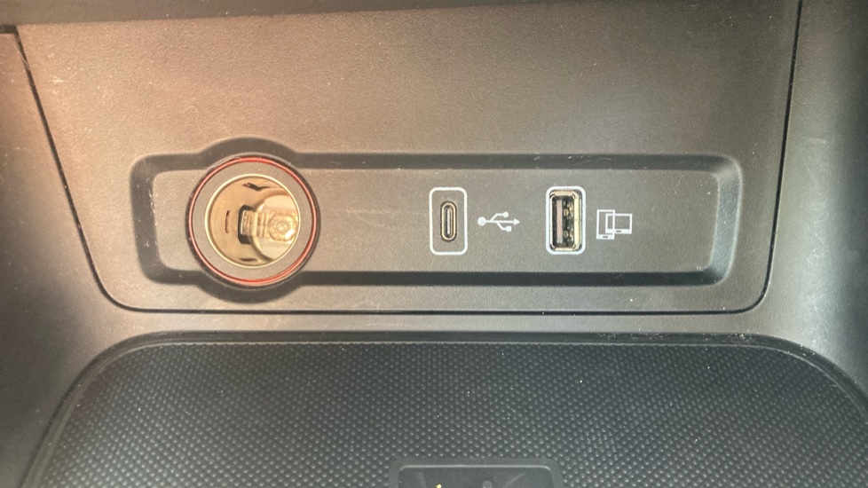 MG ZS 130kW Trophy EV 51kWh 5dr Auto Electric Hatchback - Image 31
