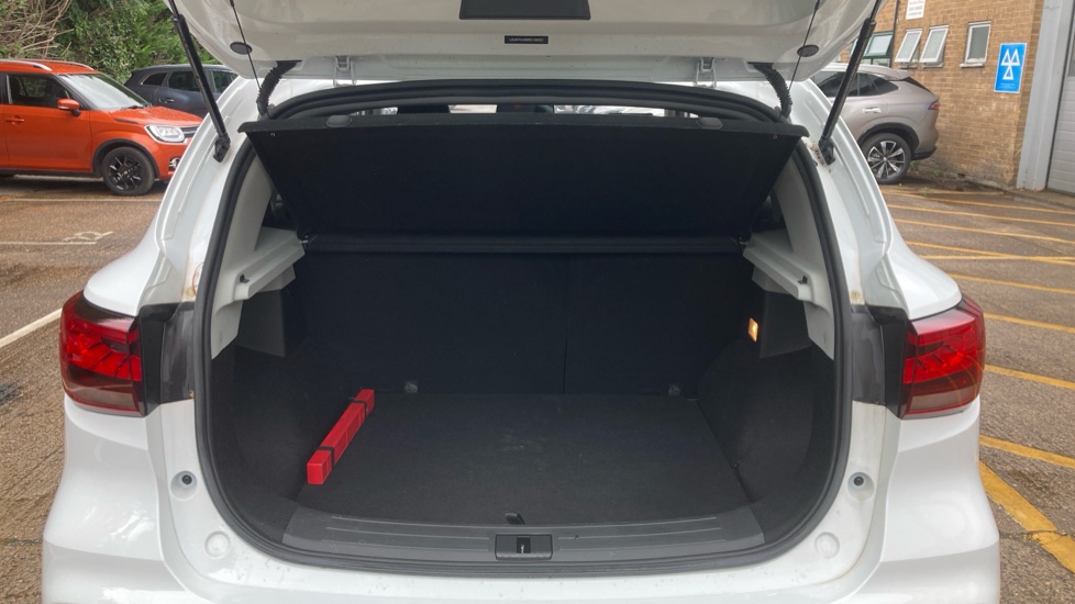 MG ZS 1.5 VTi-TECH Exclusive 5dr Petrol Hatchback - Image 4