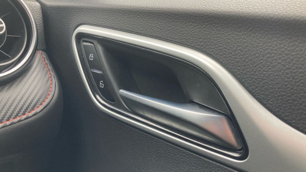 MG ZS 1.5 VTi-TECH Exclusive 5dr Petrol Hatchback - Image 24