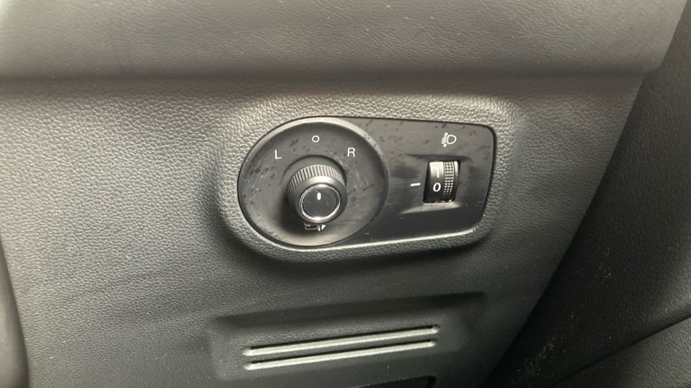 MG ZS 1.5 VTi-TECH Exclusive 5dr Petrol Hatchback - Image 25