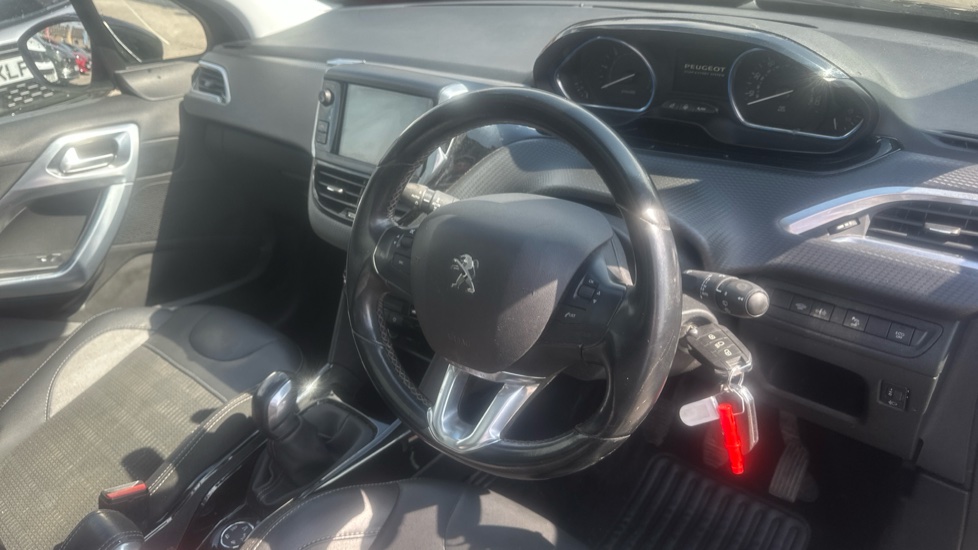 Peugeot 2008 1.5 BlueHDi 100 Allure Premium 5dr [5 Speed] Diesel Estate - Image 11