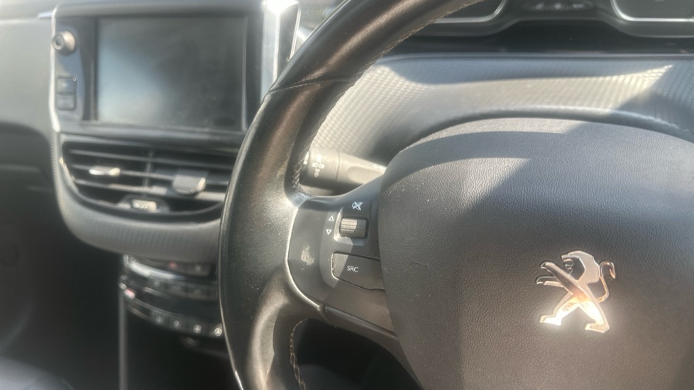 Peugeot 2008 1.5 BlueHDi 100 Allure Premium 5dr [5 Speed] Diesel Estate - Image 24