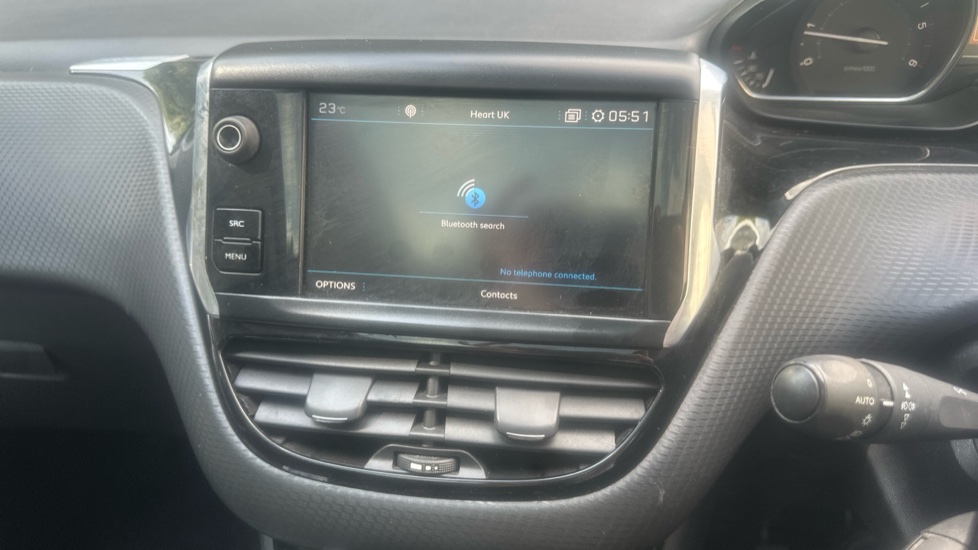 Peugeot 2008 1.5 BlueHDi 100 Allure Premium 5dr [5 Speed] Diesel Estate - Image 27