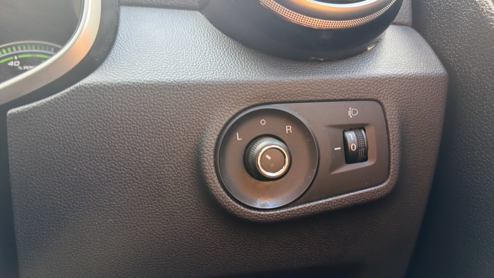 MG ZS 105kW Excite EV 45kWh 5dr Auto Electric Hatchback - Image 15