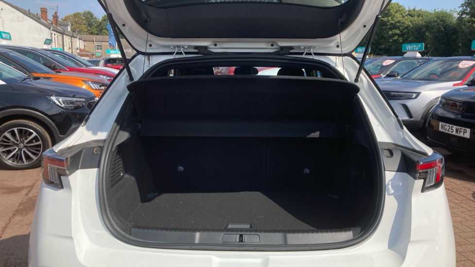 Vauxhall Mokka 100kW Ultimate 50kWh 5dr Auto Electric Hatchback - Image 4