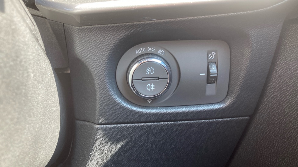 Vauxhall Mokka 100kW Ultimate 50kWh 5dr Auto Electric Hatchback - Image 26
