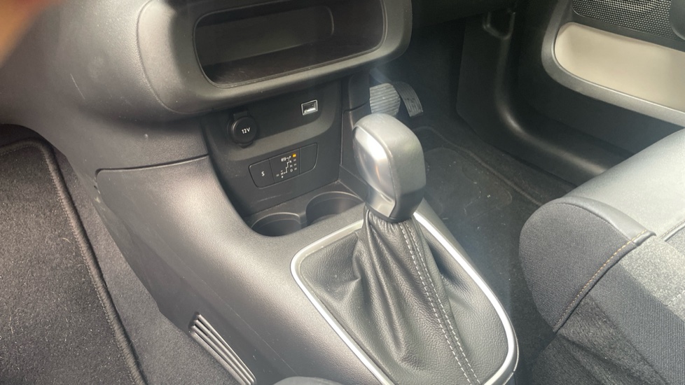 Citroen C3 1.2 PureTech 110 Flair Plus 5dr EAT6 Petrol Hatchback - Image 13