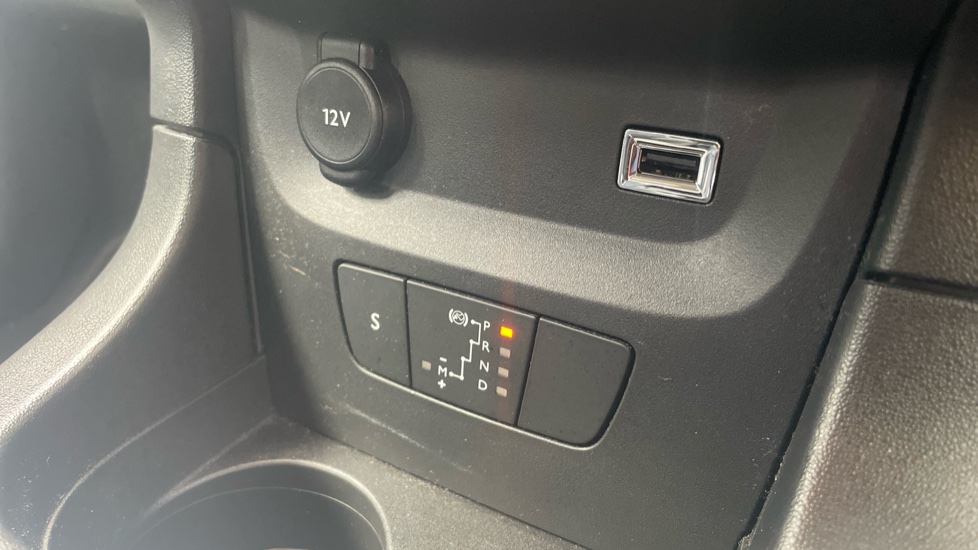 Citroen C3 1.2 PureTech 110 Flair Plus 5dr EAT6 Petrol Hatchback - Image 23