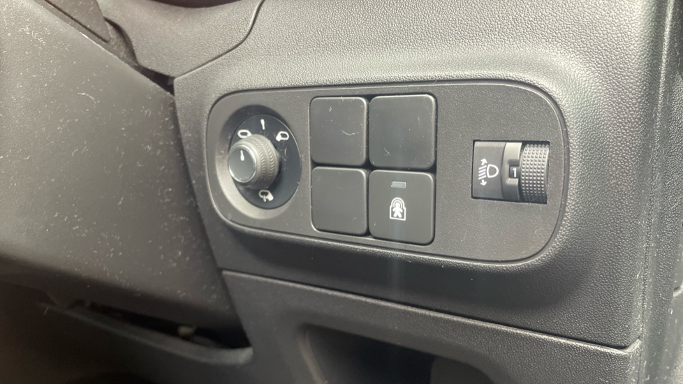 Citroen C3 1.2 PureTech 110 Flair Plus 5dr EAT6 Petrol Hatchback - Image 27