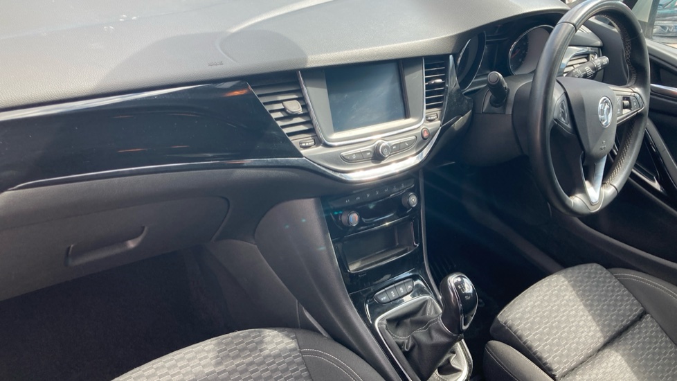 Vauxhall Astra 1.4T 16V 150 SRi Vx-line Nav 5dr Petrol Hatchback - Image 9
