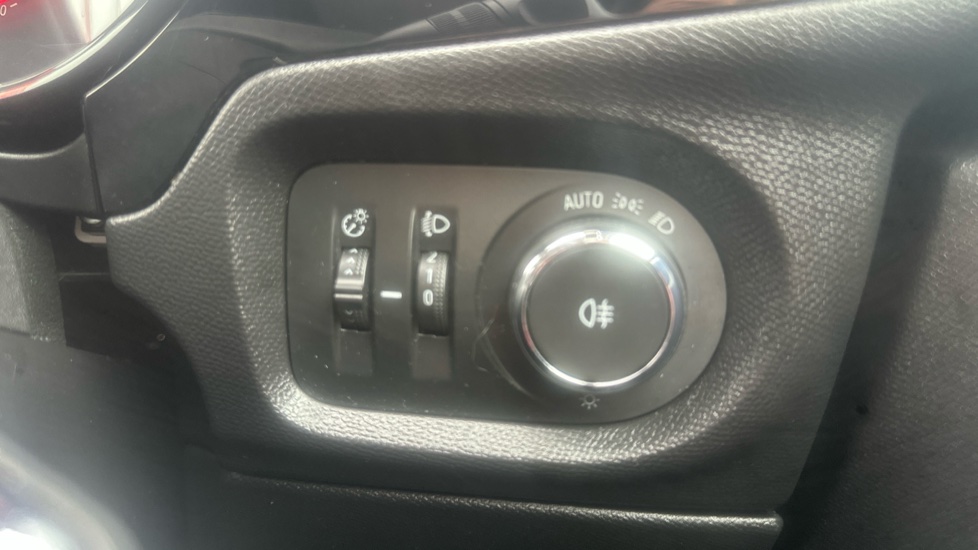 Vauxhall Corsa 1.2 SE Premium 5dr Petrol Hatchback - Image 24