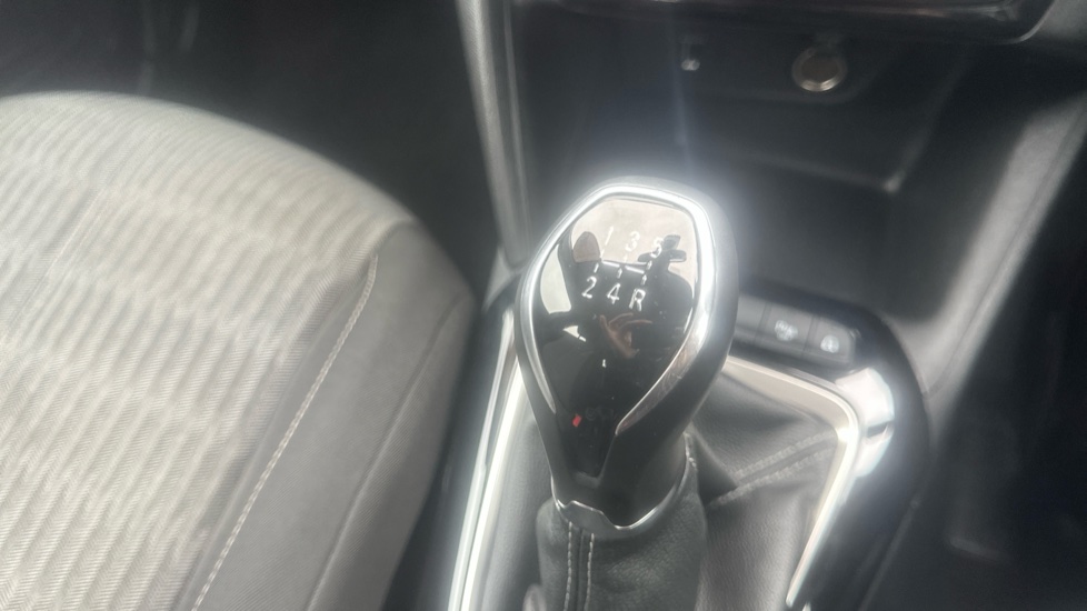 Vauxhall Corsa 1.2 SE Premium 5dr Petrol Hatchback - Image 29