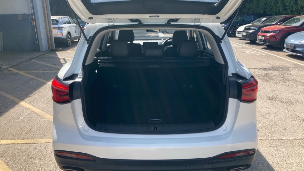 MG HS 1.5 T-GDI Excite 5dr DCT Petrol Hatchback - Image 4