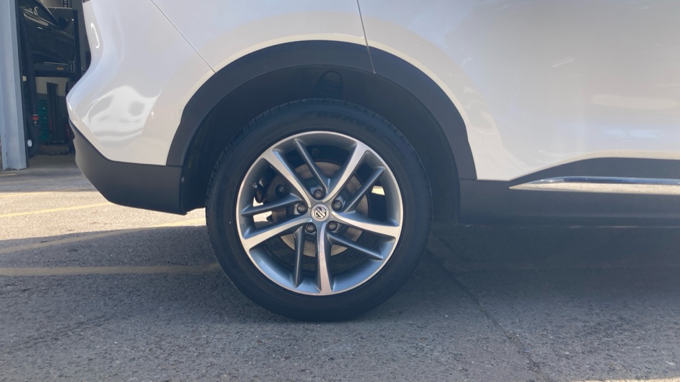 MG HS 1.5 T-GDI Excite 5dr DCT Petrol Hatchback - Image 7