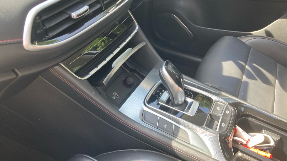 MG HS 1.5 T-GDI Excite 5dr DCT Petrol Hatchback - Image 13