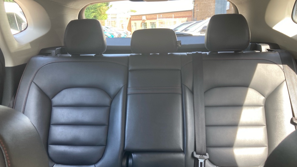 MG HS 1.5 T-GDI Excite 5dr DCT Petrol Hatchback - Image 15