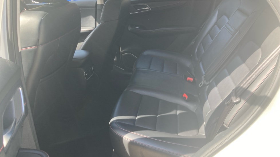 MG HS 1.5 T-GDI Excite 5dr DCT Petrol Hatchback - Image 16