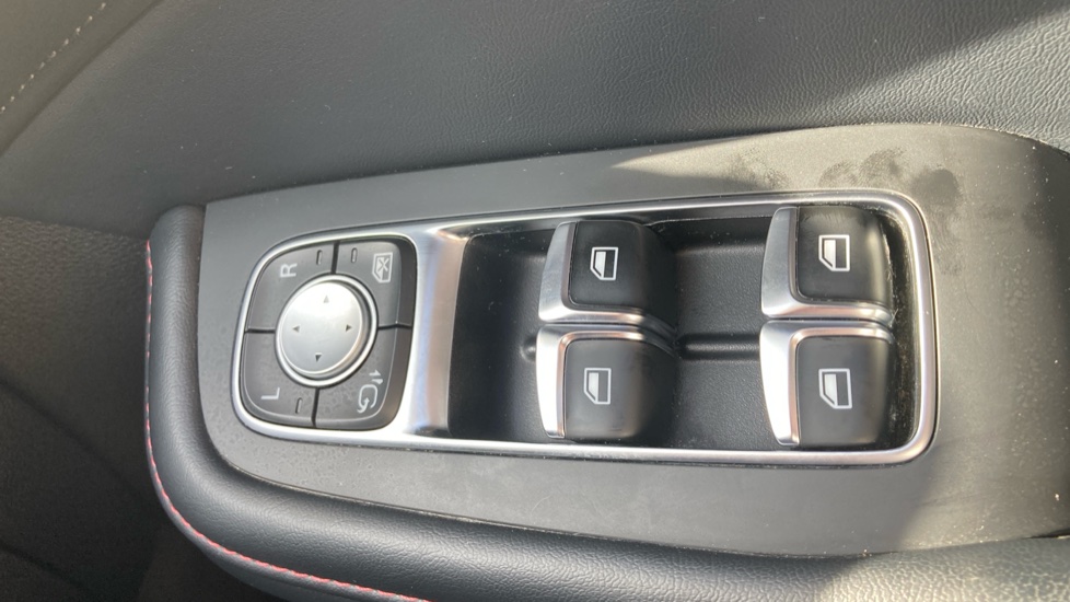 MG HS 1.5 T-GDI Excite 5dr DCT Petrol Hatchback - Image 23
