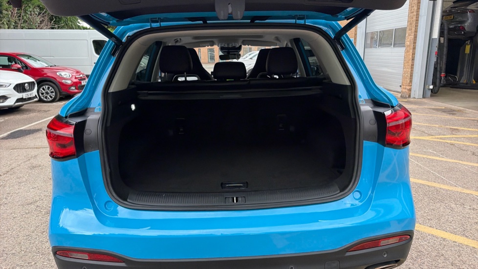 MG HS 1.5 T-GDI Exclusive 5dr DCT Petrol Hatchback - Image 4