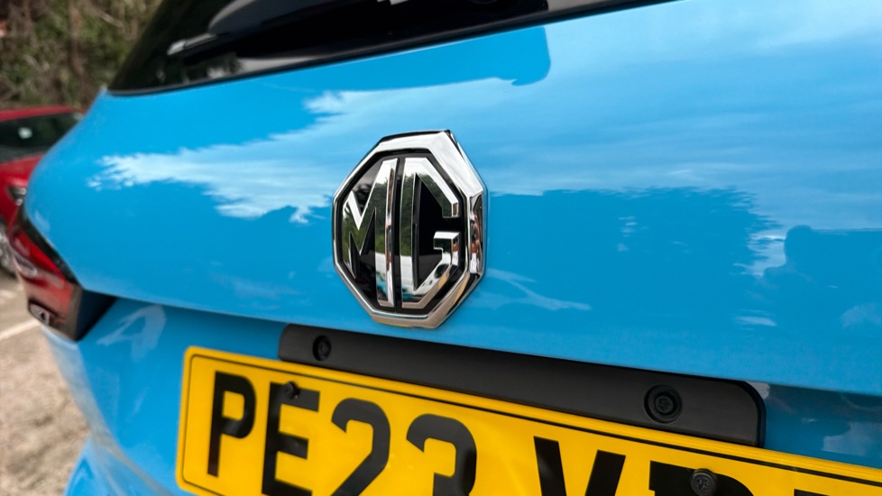 MG HS 1.5 T-GDI Exclusive 5dr DCT Petrol Hatchback - Image 15