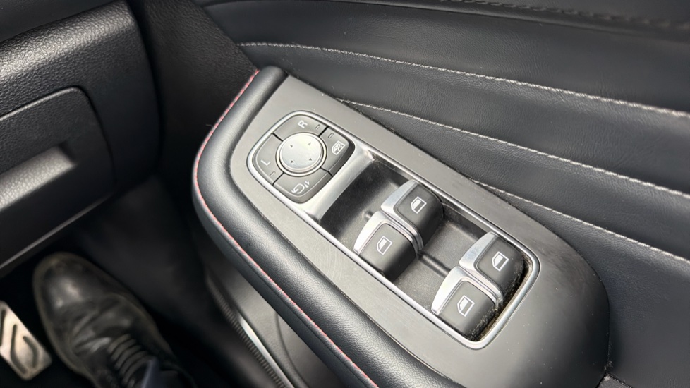 MG HS 1.5 T-GDI Exclusive 5dr DCT Petrol Hatchback - Image 25