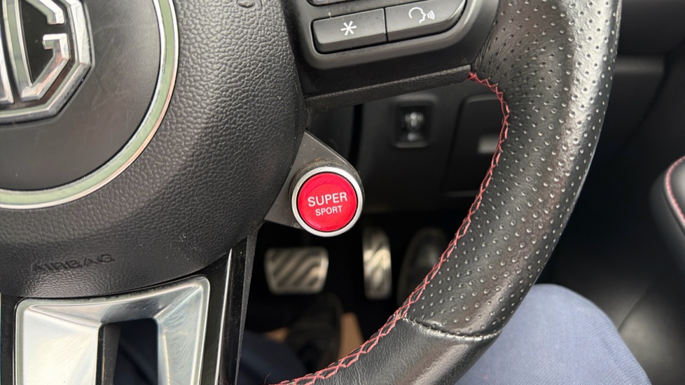 MG HS 1.5 T-GDI Exclusive 5dr DCT Petrol Hatchback - Image 27