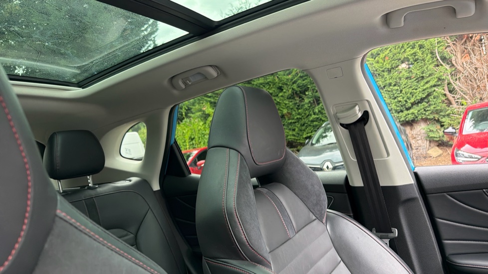 MG HS 1.5 T-GDI Exclusive 5dr DCT Petrol Hatchback - Image 42
