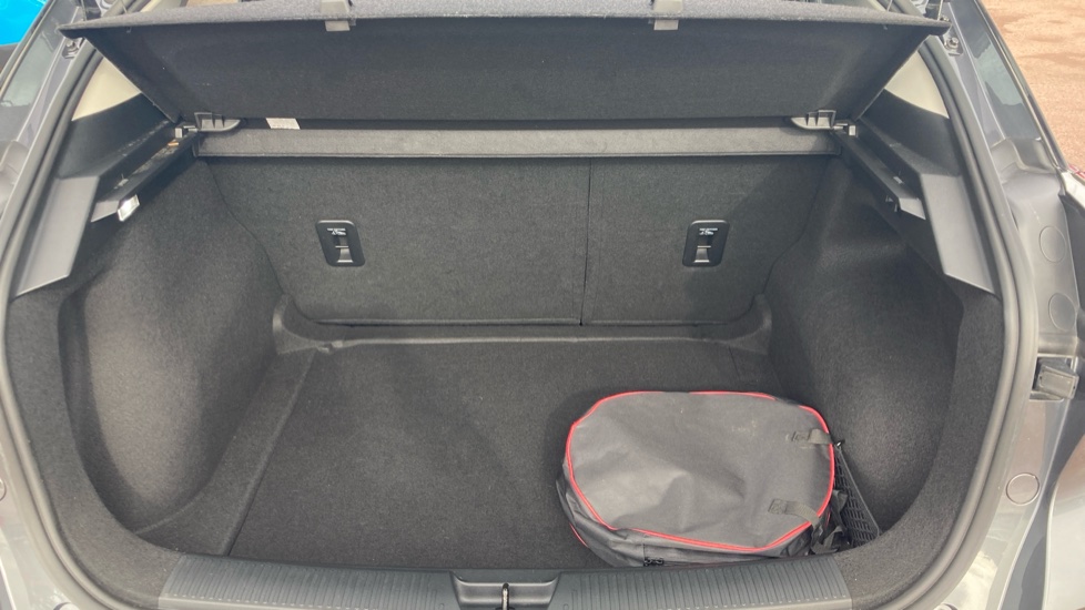 MG MG4 125kW SE [Nav] EV 49kWh 5dr Auto Electric Hatchback - Image 4