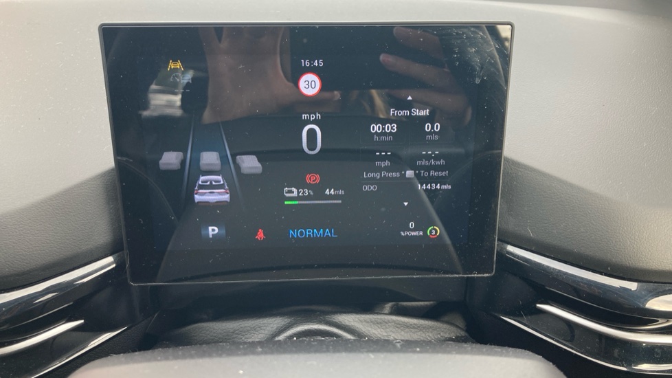 MG MG4 125kW SE [Nav] EV 49kWh 5dr Auto Electric Hatchback - Image 18