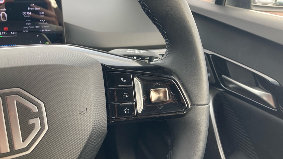 MG MG4 125kW SE [Nav] EV 49kWh 5dr Auto Electric Hatchback - Image 22