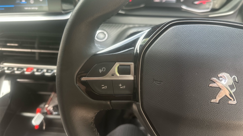 Peugeot 208 1.2 PureTech 100 Active Premium + 5dr Petrol Hatchback - Image 22