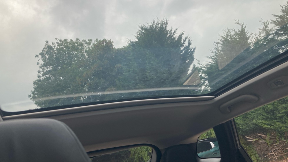 Renault Kadjar 1.6 TCE 165 Signature S Nav 5dr Petrol Hatchback - Image 23