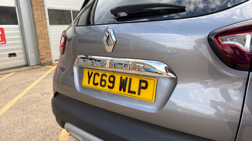 Renault Captur 0.9 TCE 90 GT Line 5dr Petrol Hatchback - Image 9