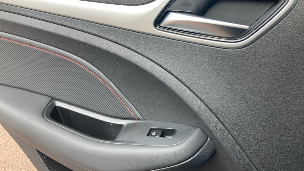 MG ZS 1.0T GDi Exclusive 5dr DCT Petrol Hatchback - Image 22