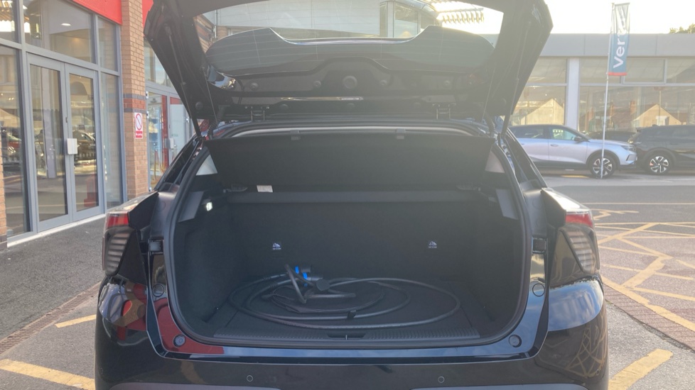 MG MG4 170kW Premium Long Range 64kWh 5dr Auto Electric Hatchback - Image 4