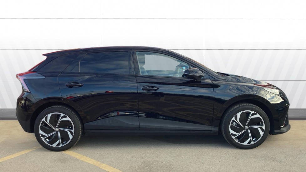 MG MG4 170kW Premium Long Range 64kWh 5dr Auto Electric Hatchback - Image 5