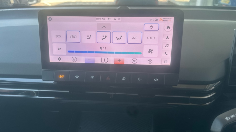 MG MG4 180kW Trophy EV Extended Range 77kWh 5dr Auto Electric Hatchback - Image 27