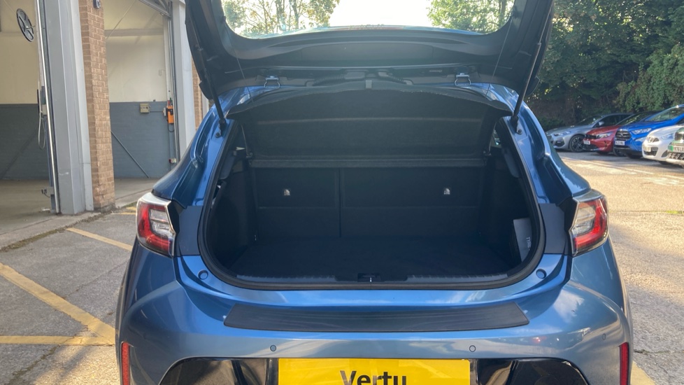 Toyota Corolla 1.8 VVT-i Hybrid Icon Tech 5dr CVT Hybrid Hatchback - Image 4