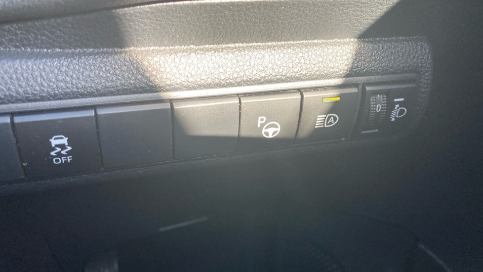 Toyota Corolla 1.8 VVT-i Hybrid Icon Tech 5dr CVT Hybrid Hatchback - Image 37