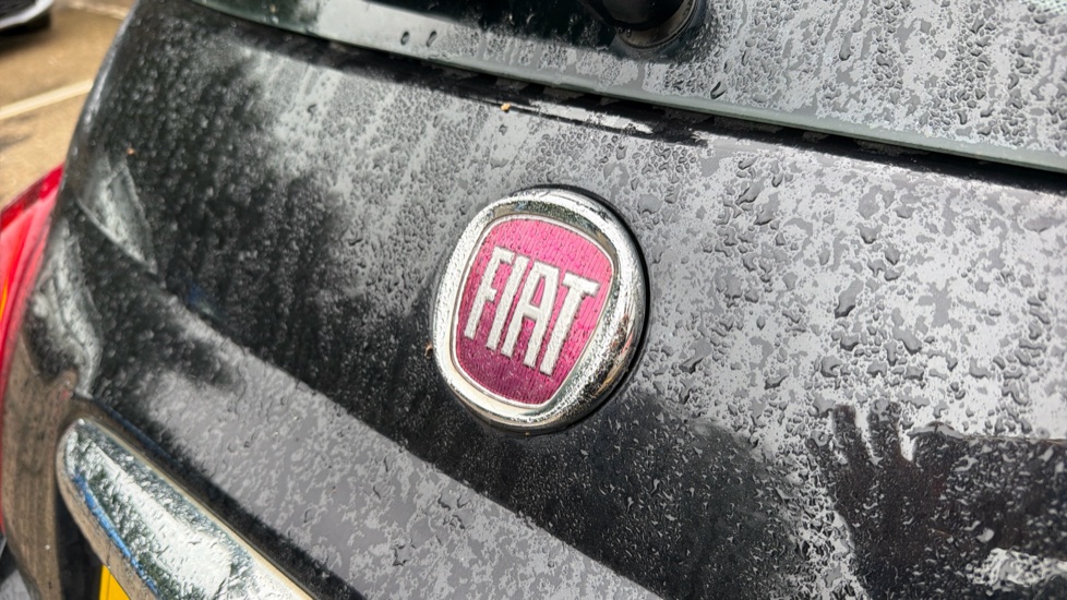 Fiat 500 1.2 Lounge 3dr Petrol Hatchback - Image 9