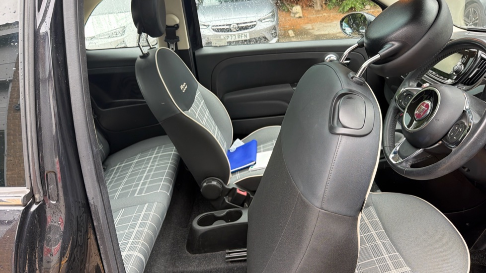 Fiat 500 1.2 Lounge 3dr Petrol Hatchback - Image 13