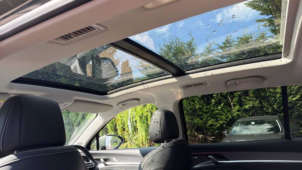 MG MGS9 1.5 T-GDI PHEV Premium 5dr Auto Estate - Image 15