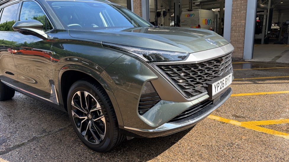 MG MGS9 1.5 T-GDI PHEV Premium 5dr Auto Estate - Image 24