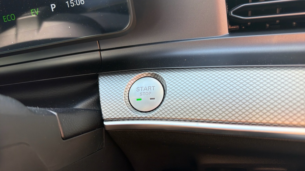 MG MGS9 1.5 T-GDI PHEV Premium 5dr Auto Estate - Image 32