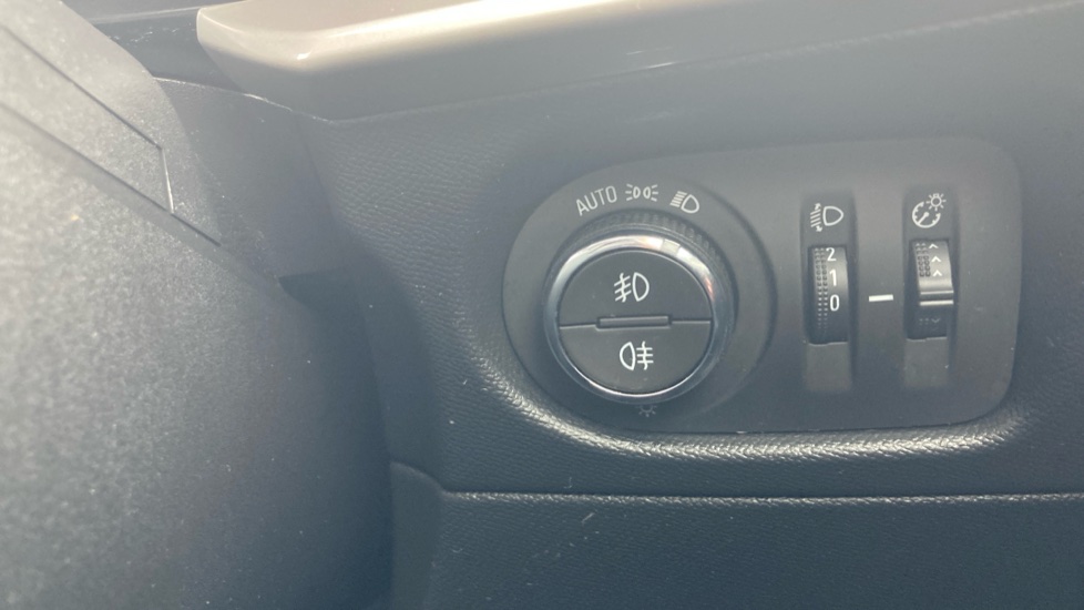 Vauxhall Mokka 100kW Elite Premium 50kWh 5dr Auto Electric Hatchback - Image 31